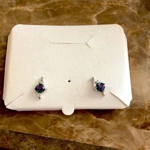 Beautiful studs earrings